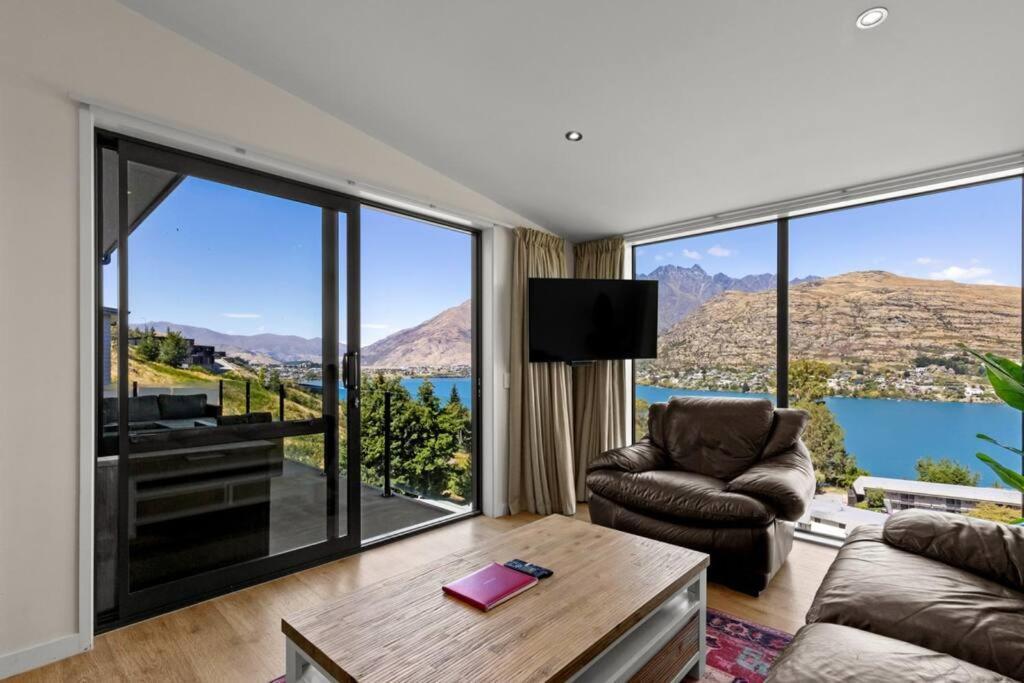 4 Bedroom Stunning Modern Family Home كوينستاون المظهر الخارجي الصورة
